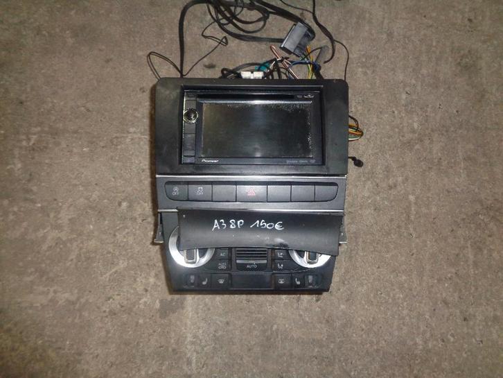 A vendre console centrale avec autoradio Audi A3 8P, Autos : Pièces & Accessoires, Habitacle & Garnissage, Audi, Utilisé, Enlèvement