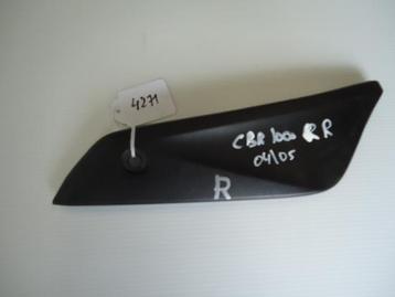 CBR1000RR 2004 - 2005 Honda Cover Cover onder tank D1-25730 beschikbaar voor biedingen