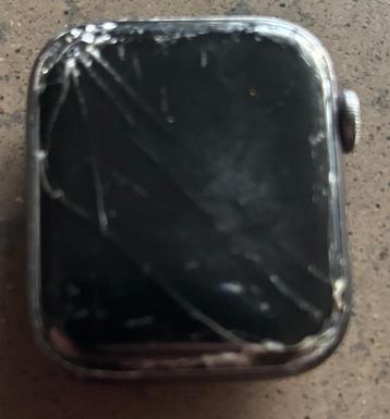 Apple Watch SE 44 mm (gebroken scherm) beschikbaar voor biedingen