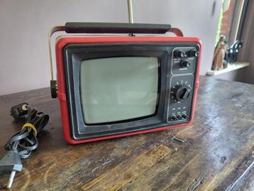 Vintage  draagbare tv Silelis 405D. Shiljalis Television USS beschikbaar voor biedingen