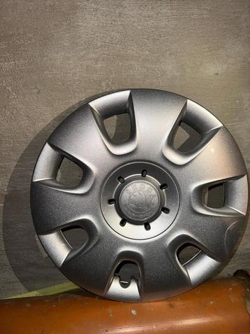 Wieldoppen Skoda Fabia origineel als nieuw beschikbaar voor biedingen