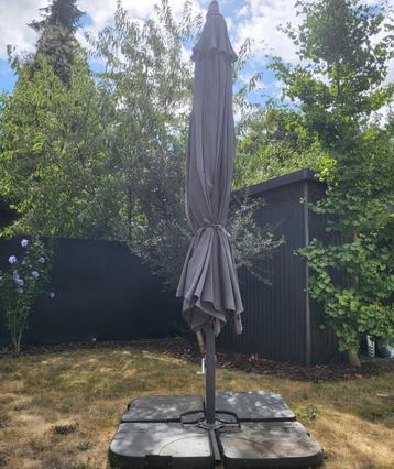 Parasol  beschikbaar voor biedingen