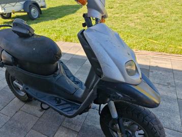 2x peugeot squab/TKR scooters voor onderdelen of in 1 keer beschikbaar voor biedingen