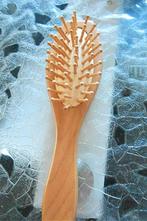 AVON: brosse à cheveux , caoutchouc, Enlèvement ou Envoi, Neuf, Peigne ou Brosse