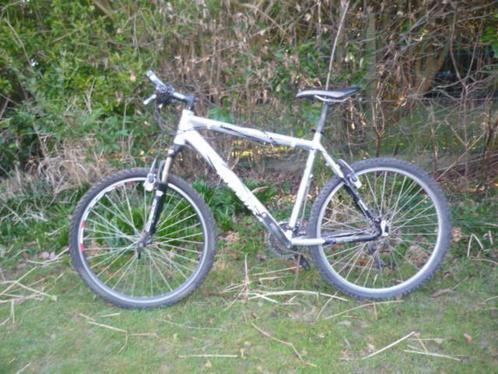 VTT MERIDA Matts Sport T F S 700 MAGURA, Fietsen en Brommers, Fietsen | Mountainbikes en ATB, Zo goed als nieuw, Merida, 49 tot 53 cm