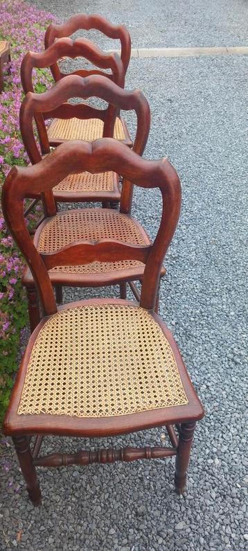 Antieke stoelen  (4) beschikbaar voor biedingen