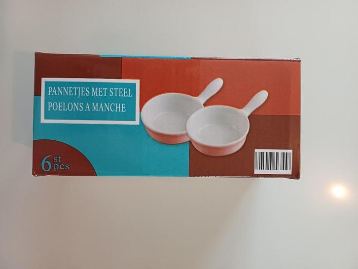 NIEUW mini apero pannetjes / sauspannetjes met steel, Huis en Inrichting, Keuken | Servies, Nieuw, Overige typen, Effen, Porselein