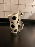 2 voetbalmokken met lepeltjes nieuw samen 10€, Ophalen of Verzenden, Nieuw