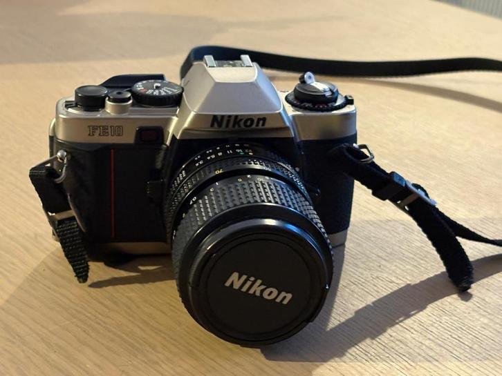 Nikon FE10 met Zoom-Nikkor 35-70mm 1:3.5-4.8, Audio, Tv en Foto, Fotocamera's Analoog, Gebruikt, Compact, Nikon, Ophalen