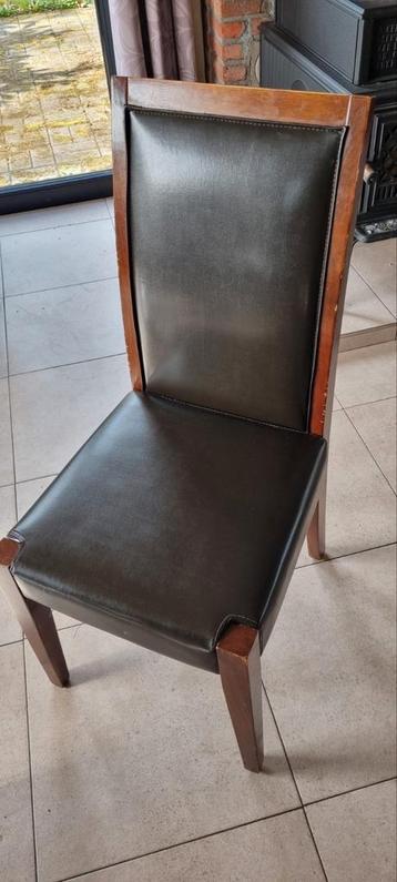 10 stoelen beschikbaar voor biedingen