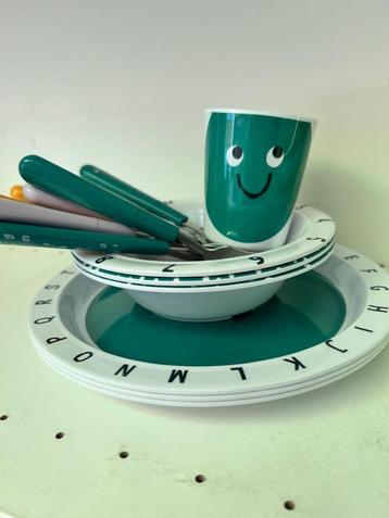 servies  beschikbaar voor biedingen
