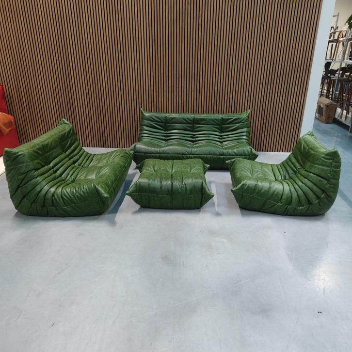 Ligne Roset Togo set - Rustical green leder, Antiek en Kunst, Antiek | Meubels | Stoelen en Sofa's, Ophalen of Verzenden