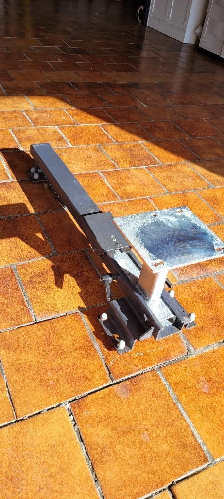 Uittrekbare bankschroefhouder NP. 301€ ideaal v. bestelwagen, Doe-het-zelf en Bouw, Werkbanken, Zo goed als nieuw, Bankschroef