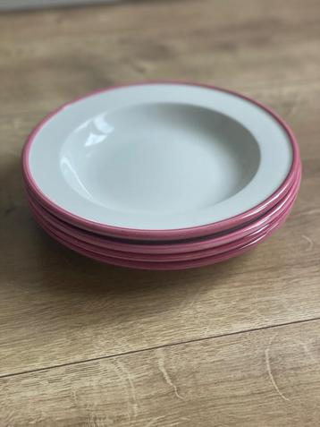 4 roze simpele diepe borden