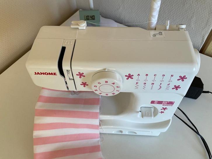 Kindernaaimachine, Hobby en Vrije tijd, Naaimachines en Toebehoren, Zo goed als nieuw, Naaimachine, Janome, Ophalen of Verzenden