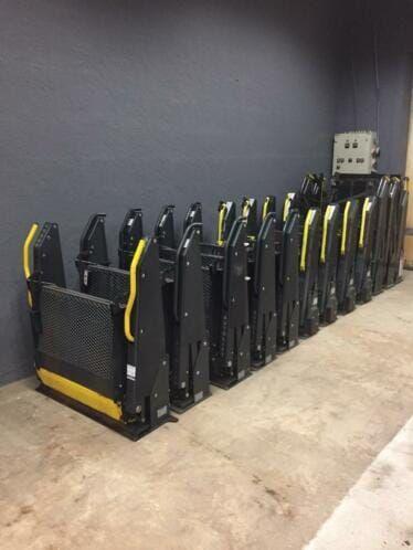 GROTE VOORRAAD GEBRUIKTE ROLSTOELLIFTEN!! Rolstoel lift Lift, Autos : Pièces & Accessoires, Autres pièces automobiles, Enlèvement ou Envoi