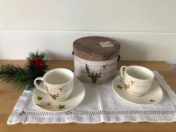 Coffret de 2 tasses de Noël disponible aux enchères