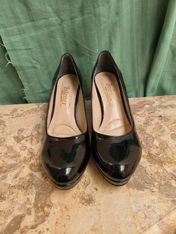 Zwarte damesschoenen met heel van 7cm (maatje 40) beschikbaar voor biedingen