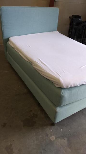 BOXSPRING compleet met Gratis leuk dekbed en kussens