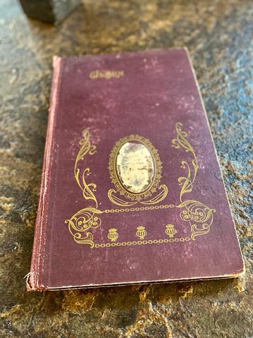 Art Nouveau postkaartenalbum –ca. 100 gekleurde prentkaarten beschikbaar voor biedingen