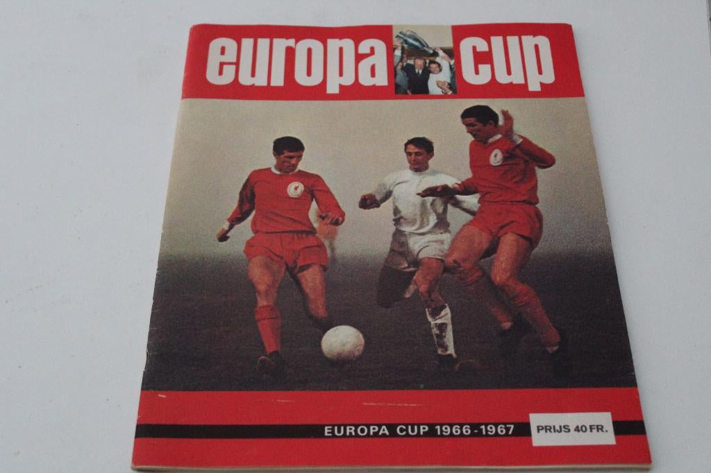 Magazine Europa Cup seizoen 1966-1967, Verzamelen, Sportartikelen en Voetbal, Gebruikt, Boek of Tijdschrift, Ophalen of Verzenden