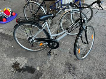 Zeer mooie 28 inch dames fiets beschikbaar voor biedingen