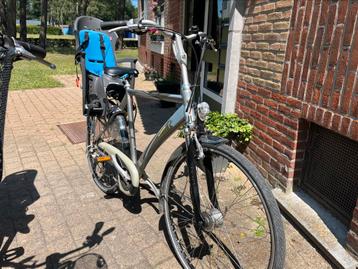 Batavus mannen en vrouwen fiets beschikbaar voor biedingen