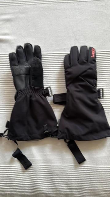 Skihandschoenen voor kinderen van 10 jaar beschikbaar voor biedingen