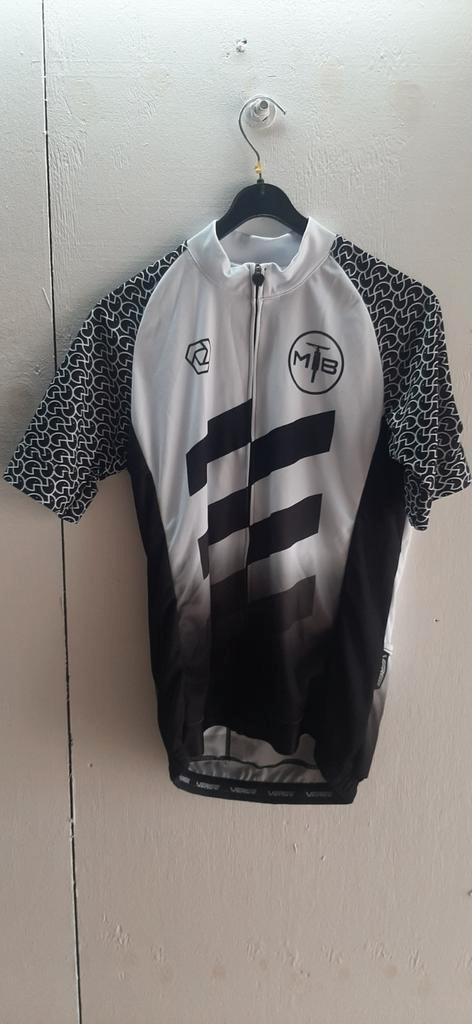 Pakket Verge fietskledij (nieuw), Fietsen en Brommers, Fietsaccessoires | Fietskleding, Zo goed als nieuw, Ophalen