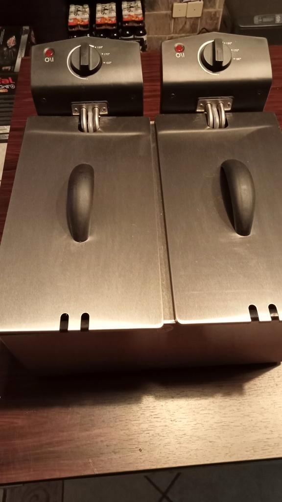 Dubbele gescheiden frituurpan Tristar, Elektronische apparatuur, Frituurpannen, Nieuw, Duo-friteuse, Uitneembare binnenpan, Ophalen