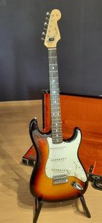 Fender Stratocaster 65 STRAT - 60's instrument, Muziek en Instrumenten, Snaarinstrumenten | Gitaren | Elektrisch, Ophalen, Zo goed als nieuw