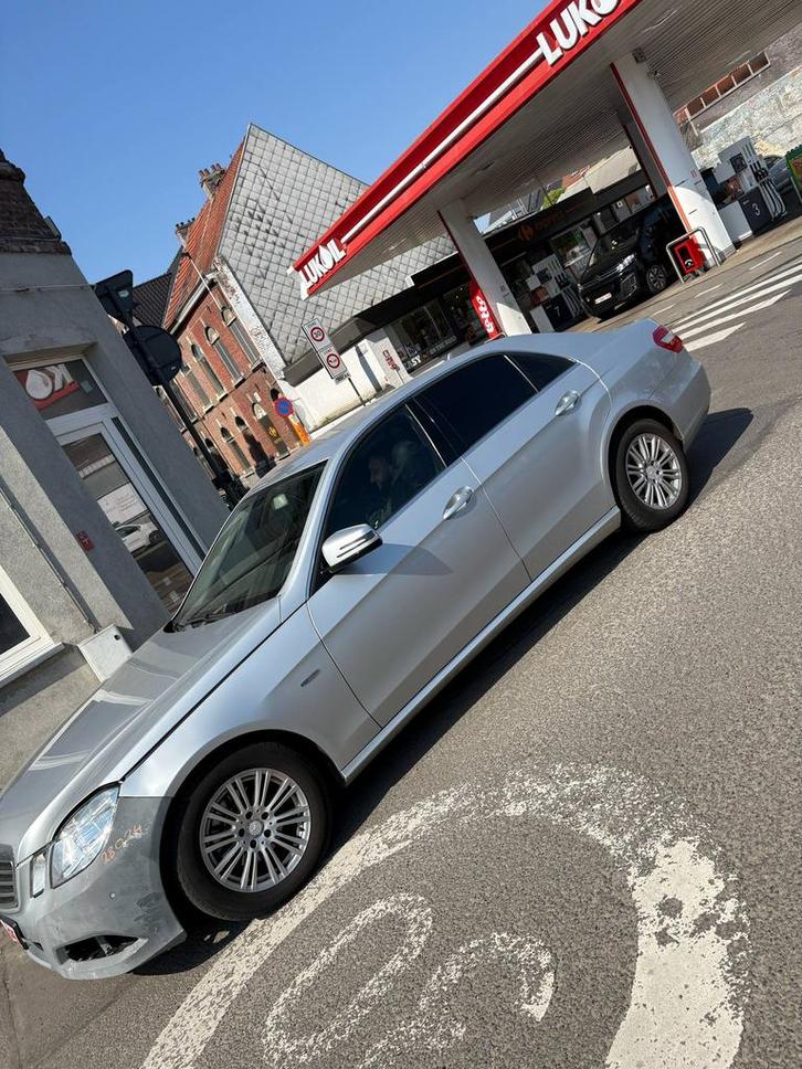 MERCEDES-BENZ EKLASSE, Auto's, Mercedes-Benz, Particulier, E-Klasse, Diesel, Euro 5, Berline, 5 deurs, Automaat, Zilver of Grijs