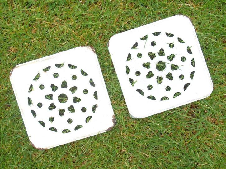 Wit emaille onderzetters voor kommen of pannen, Antiek en Kunst, Antiek | Email, Verzenden