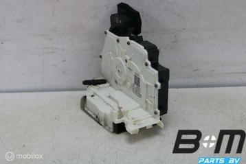 Portierslot rechtsvoor VW ID4 Pro 4K1837016N beschikbaar voor biedingen