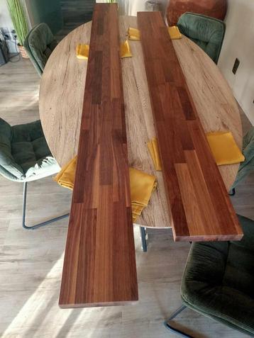 2 nieuwe planken voor keukenblad of wandplank 1 cm dik beschikbaar voor biedingen