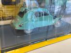 Kuifje 2CV auto schaal 1 : 24, Verzamelen, Stripfiguren, Ophalen of Verzenden, Kuifje, Zo goed als nieuw, Beeldje of Figuurtje