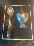 Oud eierdopje met lepeltje, Enlèvement