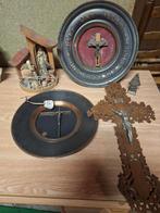 Enkele kruisbeelden en religieuze spullen, Antiek en Kunst, Ophalen