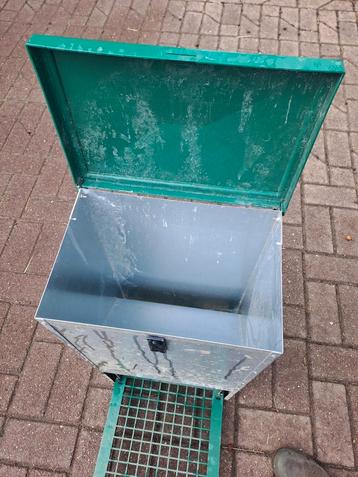 Voederbak FeedOMatic beschikbaar voor biedingen