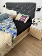 Bedframe + nachtkasje, Ophalen, Zo goed als nieuw