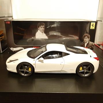 Ferrari 458 Italia Fernando Alonso 1/18 Hotwheels Elite 