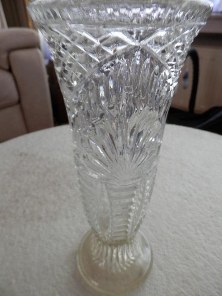 stevige en elegante bewerkte bloemen/siervaas, Huis en Inrichting, Woonaccessoires | Vazen, Zo goed als nieuw, Overige kleuren