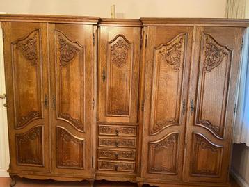 Antieke slaapkamer beschikbaar voor biedingen
