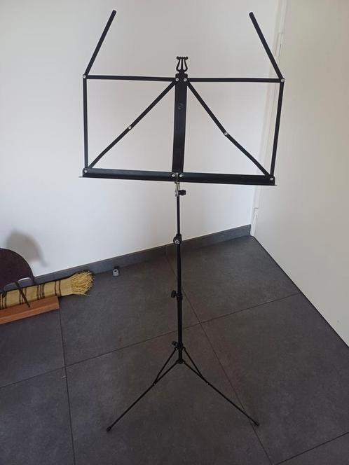 Muziekstandaard König & Meyer 101, Muziek en Instrumenten, Standaarden, Zo goed als nieuw, Muziekstandaard, Ophalen of Verzenden
