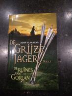 De Grijze Jager, John Flanagan - De ruïnes van Gorlan, Nieuw, John Flanagan, Ophalen