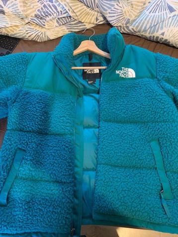 VESTE NORTH FACE  beschikbaar voor biedingen