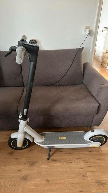 Trottinette électrique Ninebot kick scooter Max  beschikbaar voor biedingen