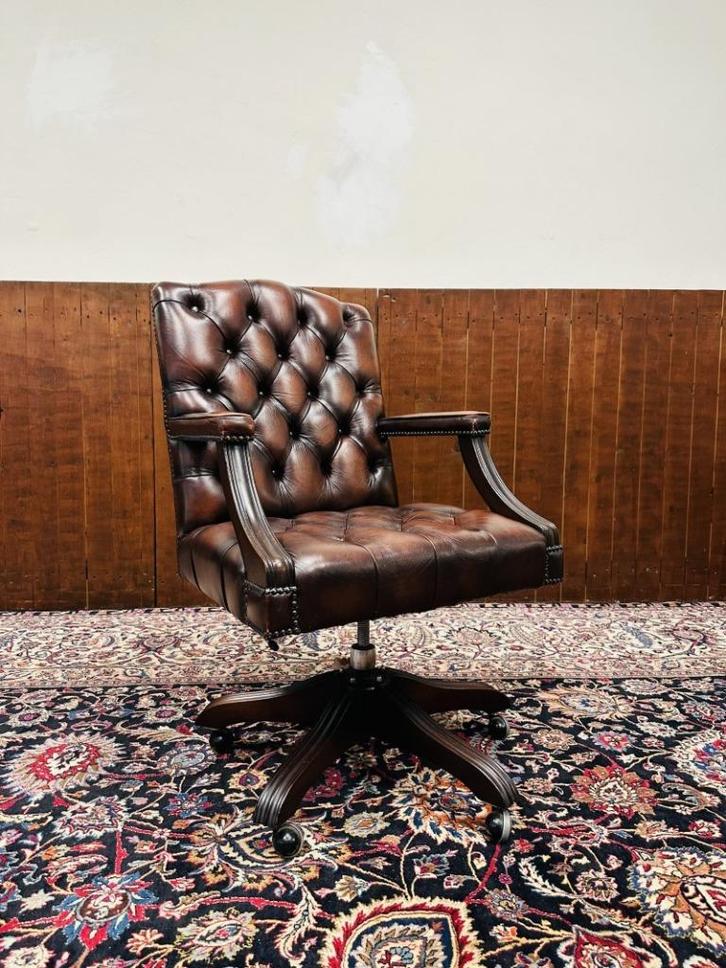 Engelse Chesterfield President Chair Bureaustoel, Antiek en Kunst, Antiek | Kantoor en Zakelijk, Ophalen of Verzenden