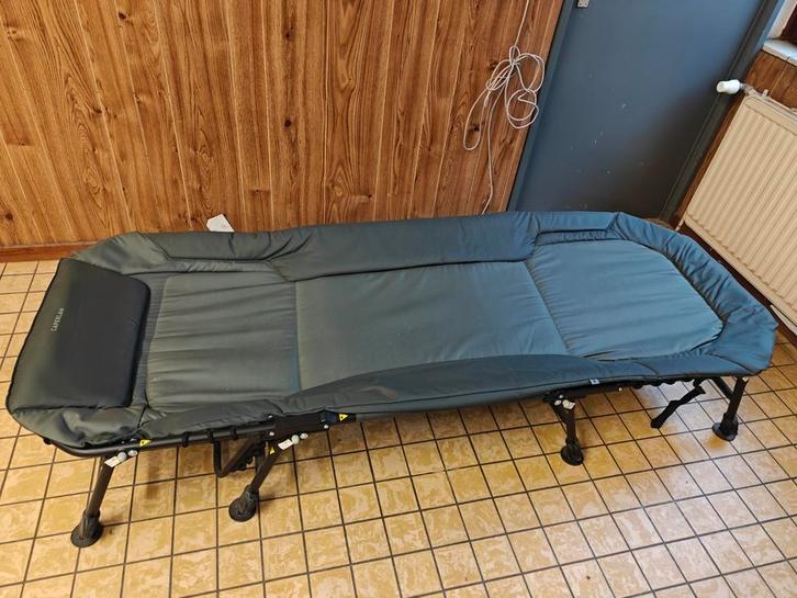 Caperlan Bedchair Decathlon, Watersport en Boten, Hengelsport | Karpervissen, Zo goed als nieuw, Complete set, Ophalen