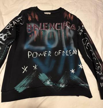 Balenciaga trui medium  beschikbaar voor biedingen